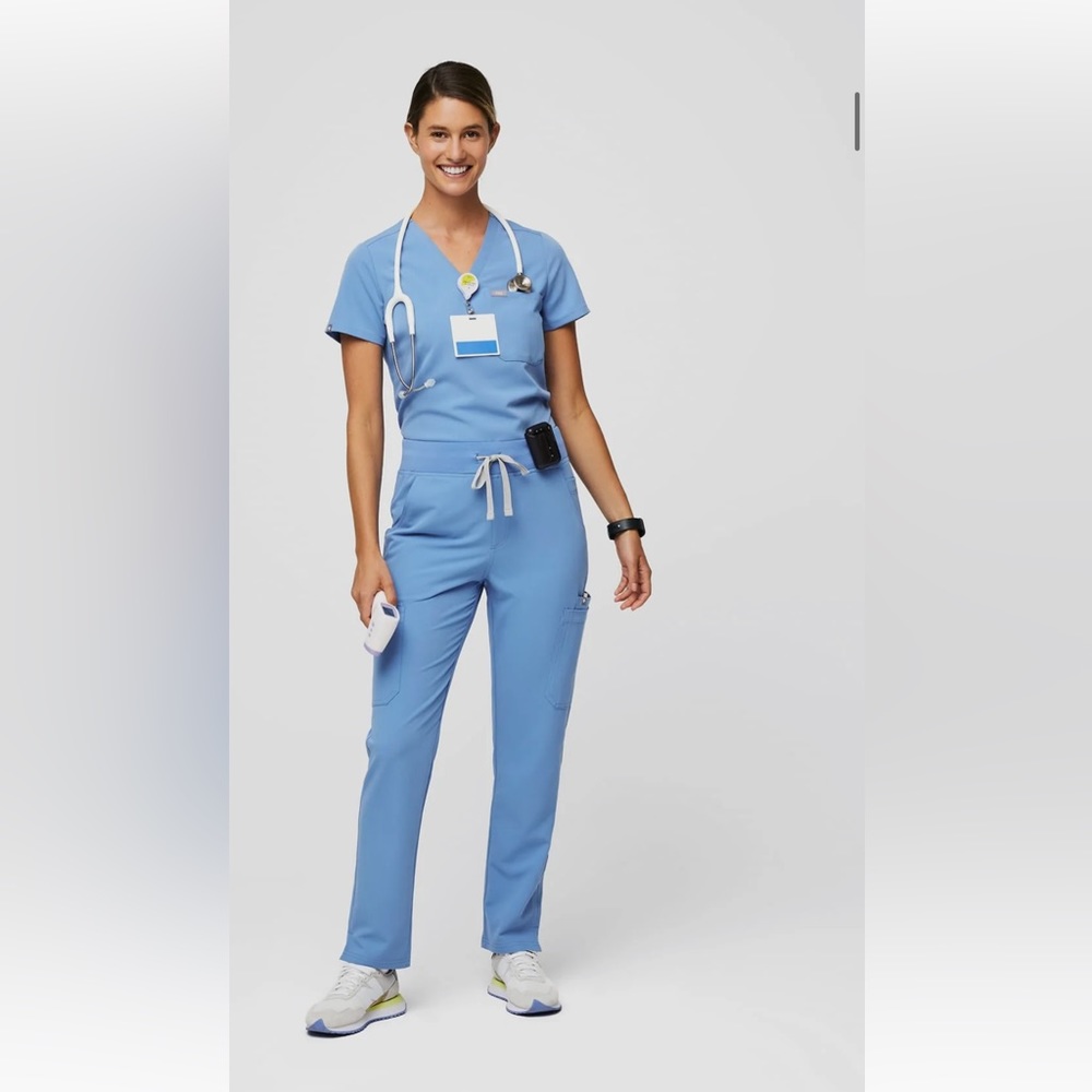 Figs ceil blue skinny Scrub Pants XS
And ceil blue Catarina Scrub Top XS